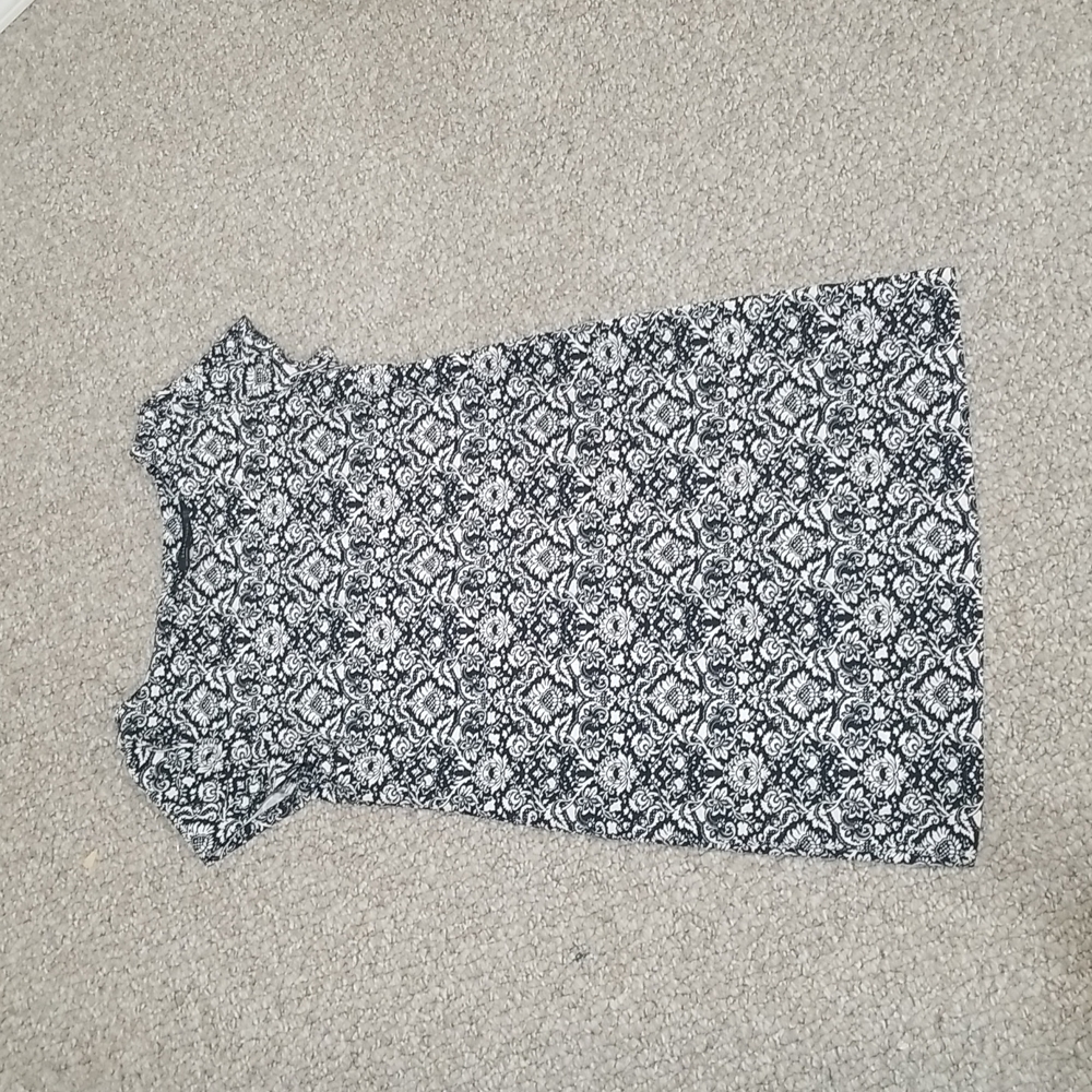 Zara flowral knee dress.